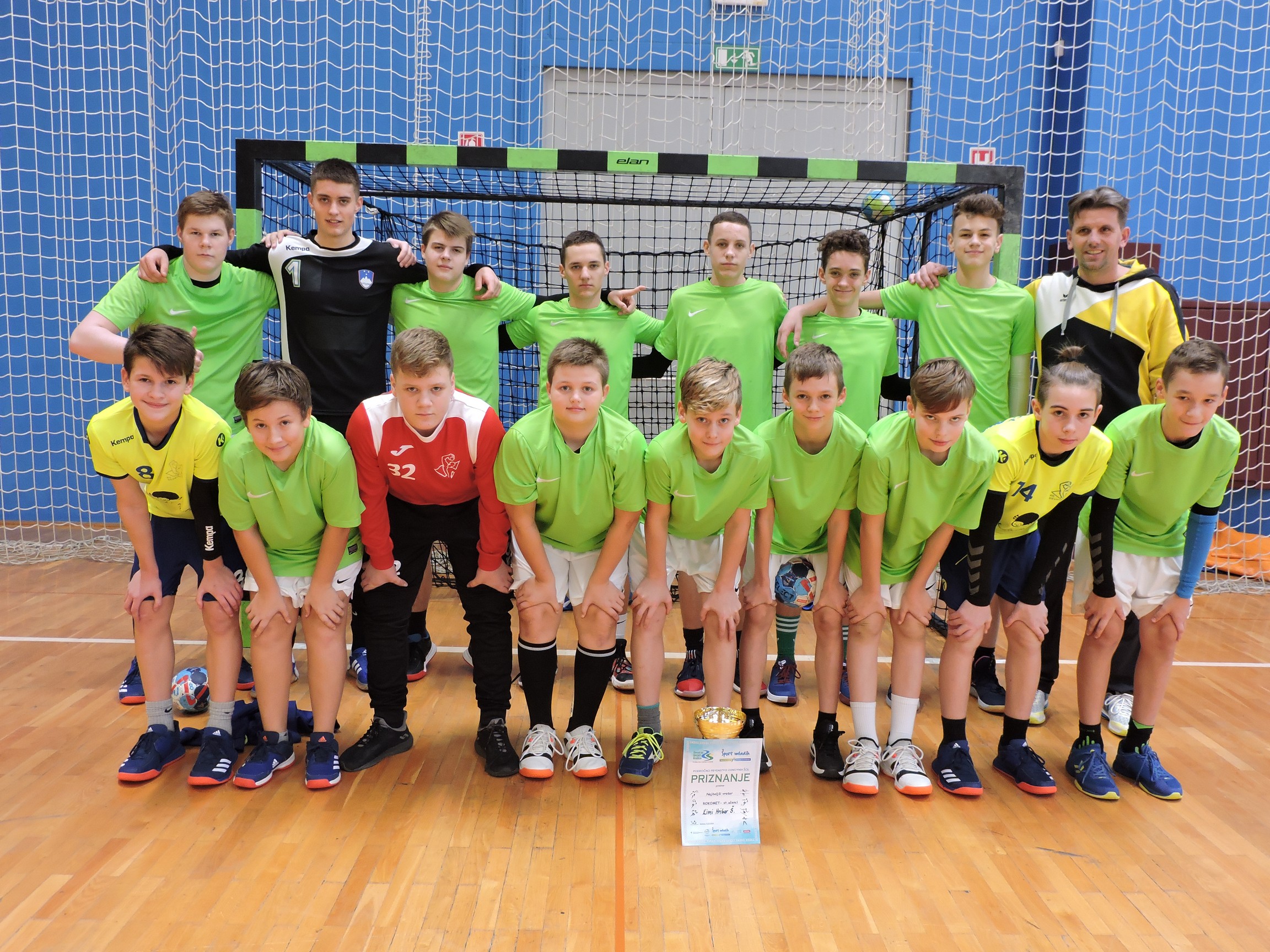 Učenci OŠ Sevnica osvojili naslov področnih prvakov v rokometu